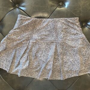 Lululemon athletic skort size 4 EUC